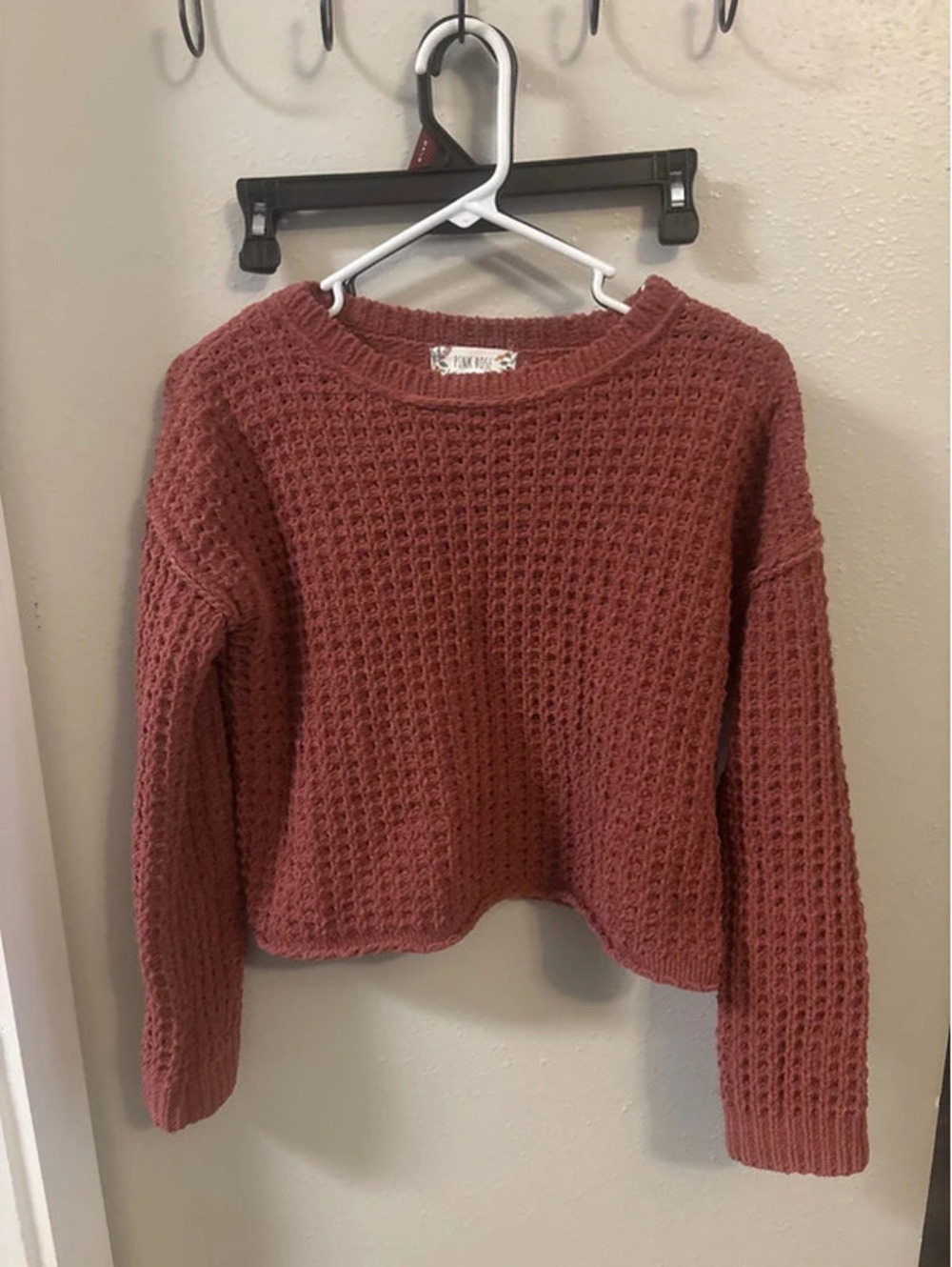 Pink rose cropped long sleeve sweater